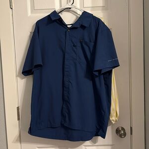 Blue Columbia Omni shade button down shirt